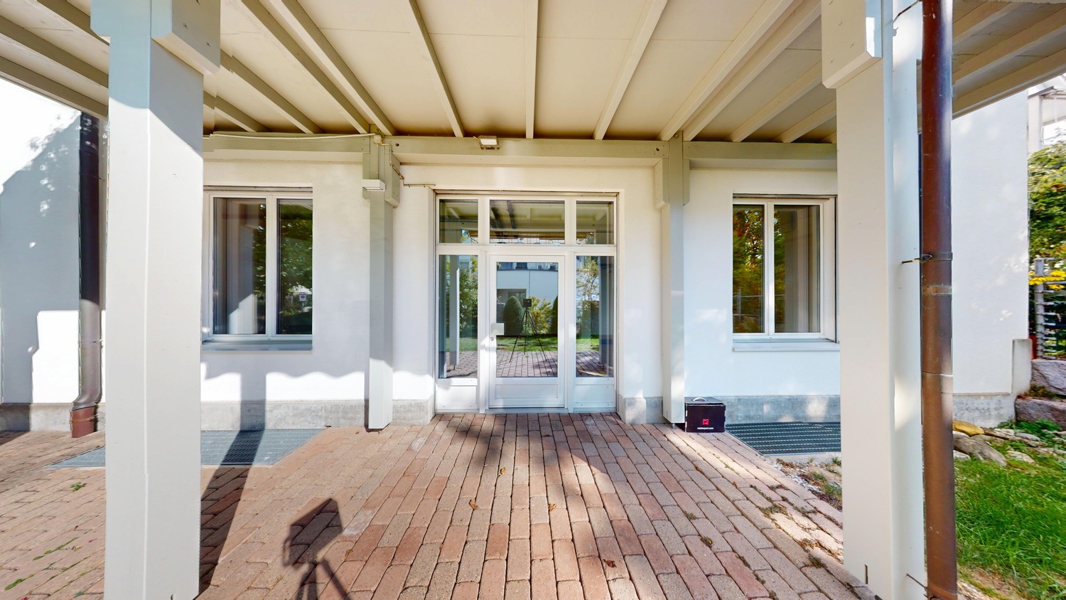 32m² commercial