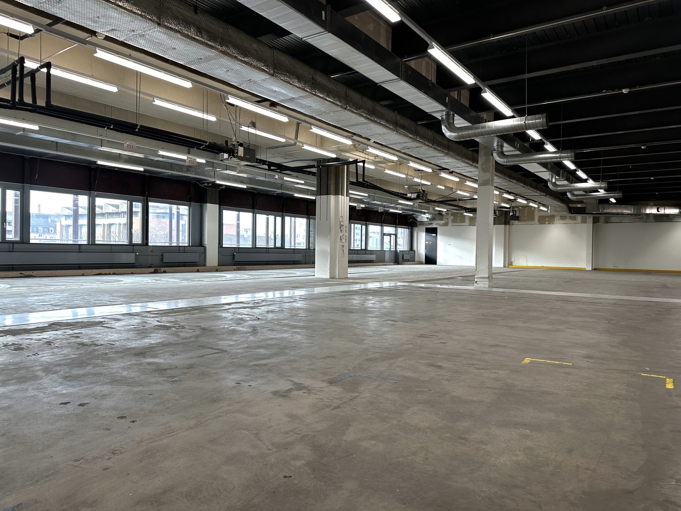 519-3934m² commercial, photo 2 of 3