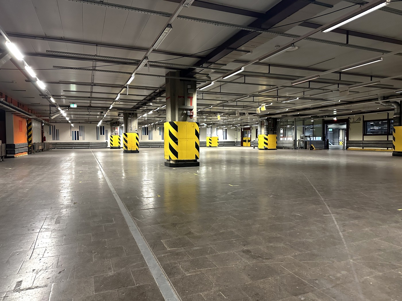 519-3934m² commercial, photo 1 of 3