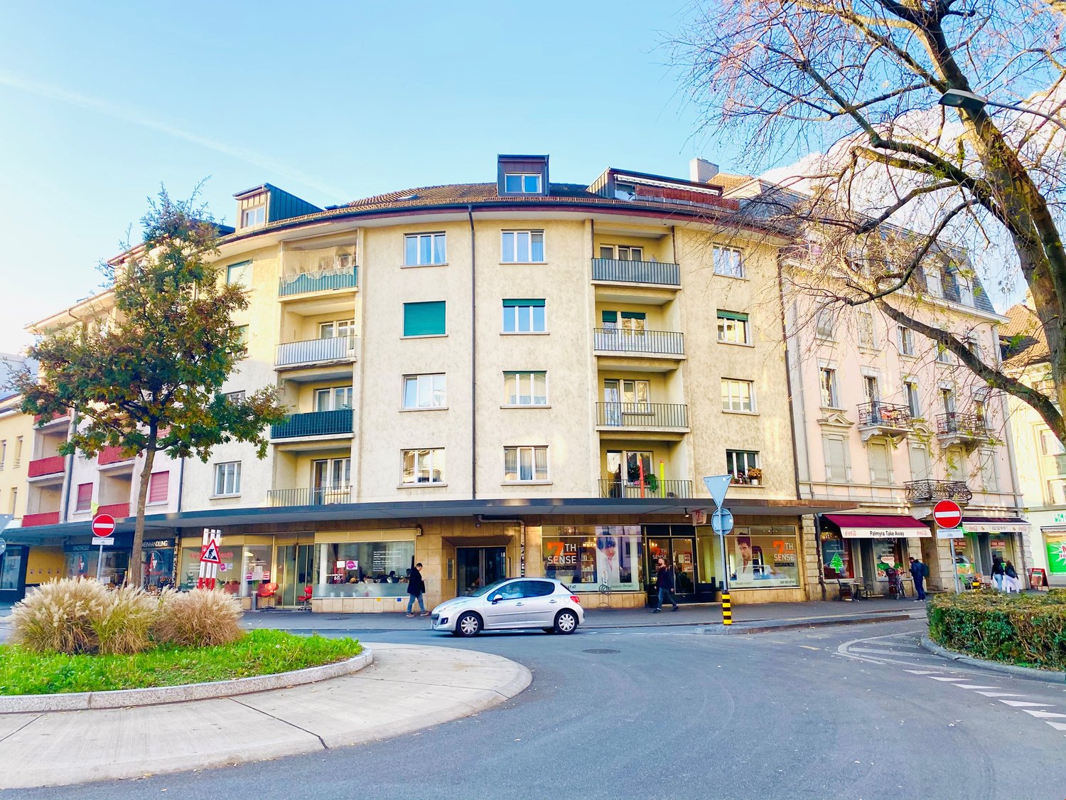 83m² commercial