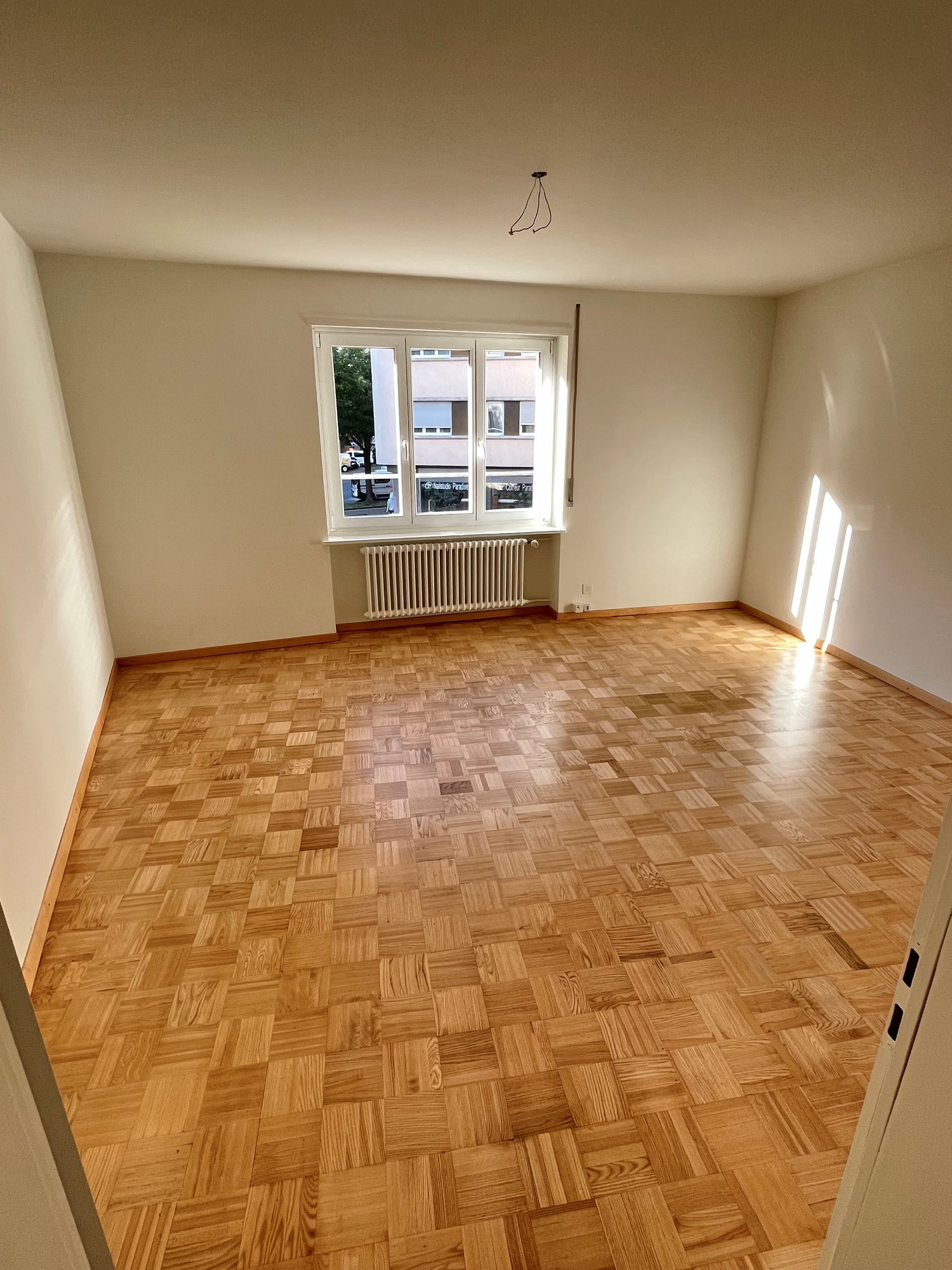83m² commercial