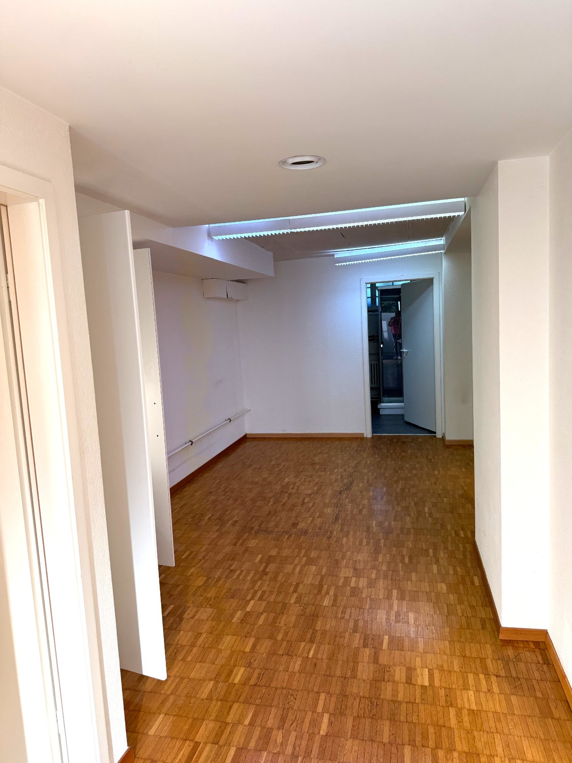 65m² commercial, Foto 1 von 4