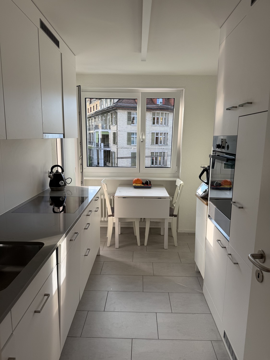 Helle 3.5-Zimmer-Wohnung mit zwei Balkonen am Klusplatz (Kreis 7), Foto 5 von 7