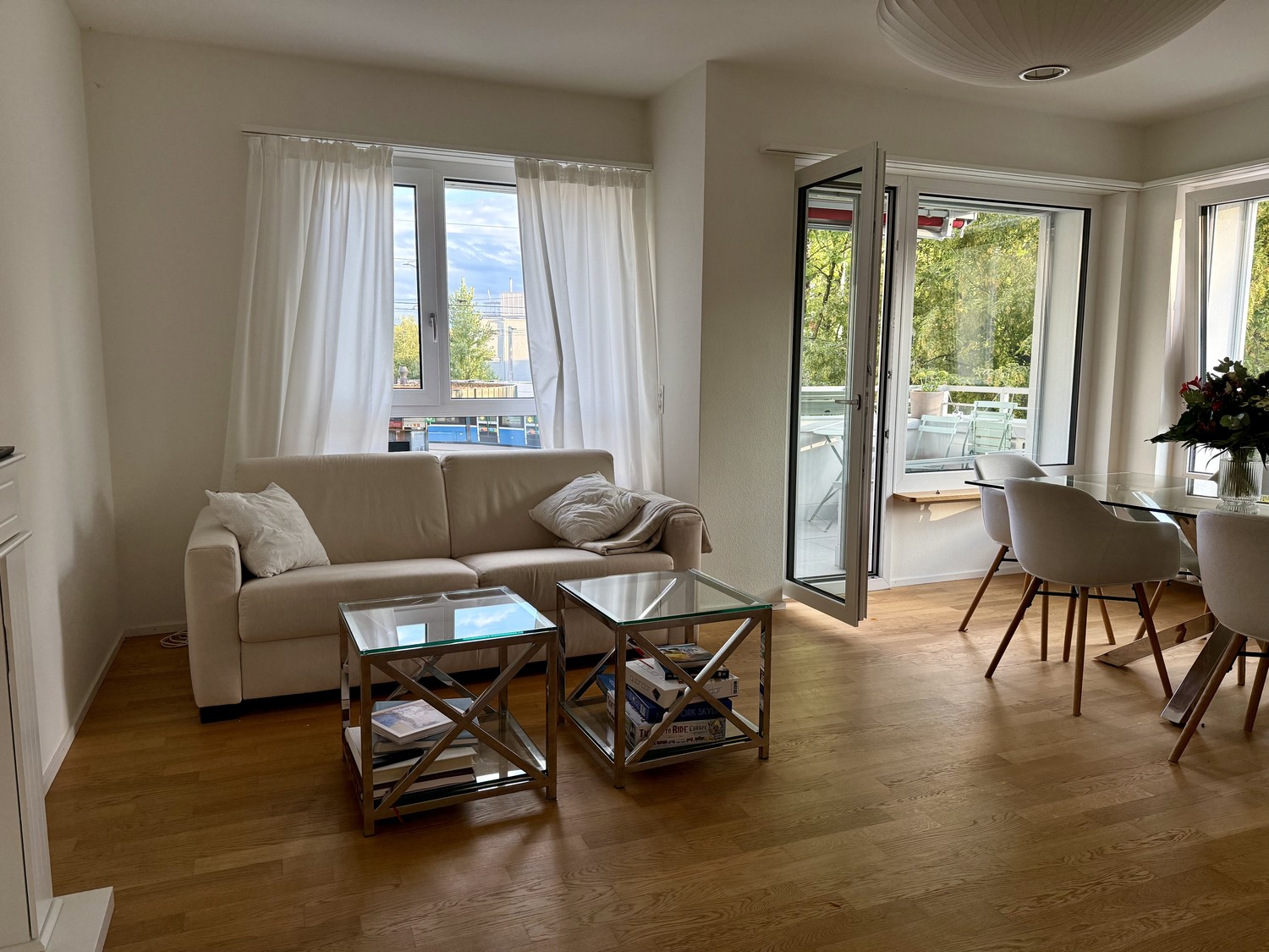 Helle 3.5-Zimmer-Wohnung mit zwei Balkonen am Klusplatz (Kreis 7), Foto 1 von 7