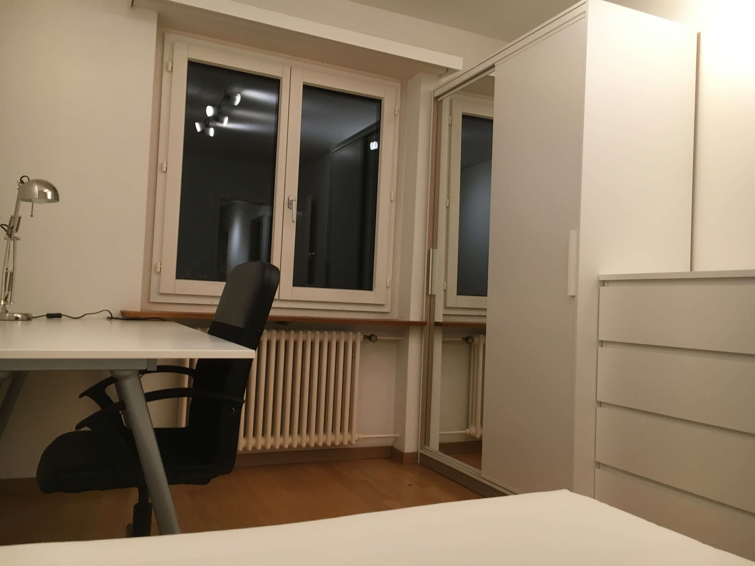 1 room single room, Foto 1 von 7