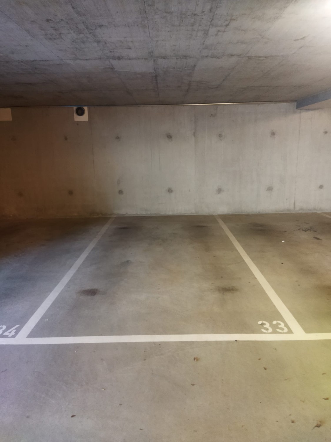 Unterirdischer Parkplatz, Foto 2 von 2