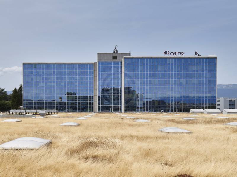 171m² office