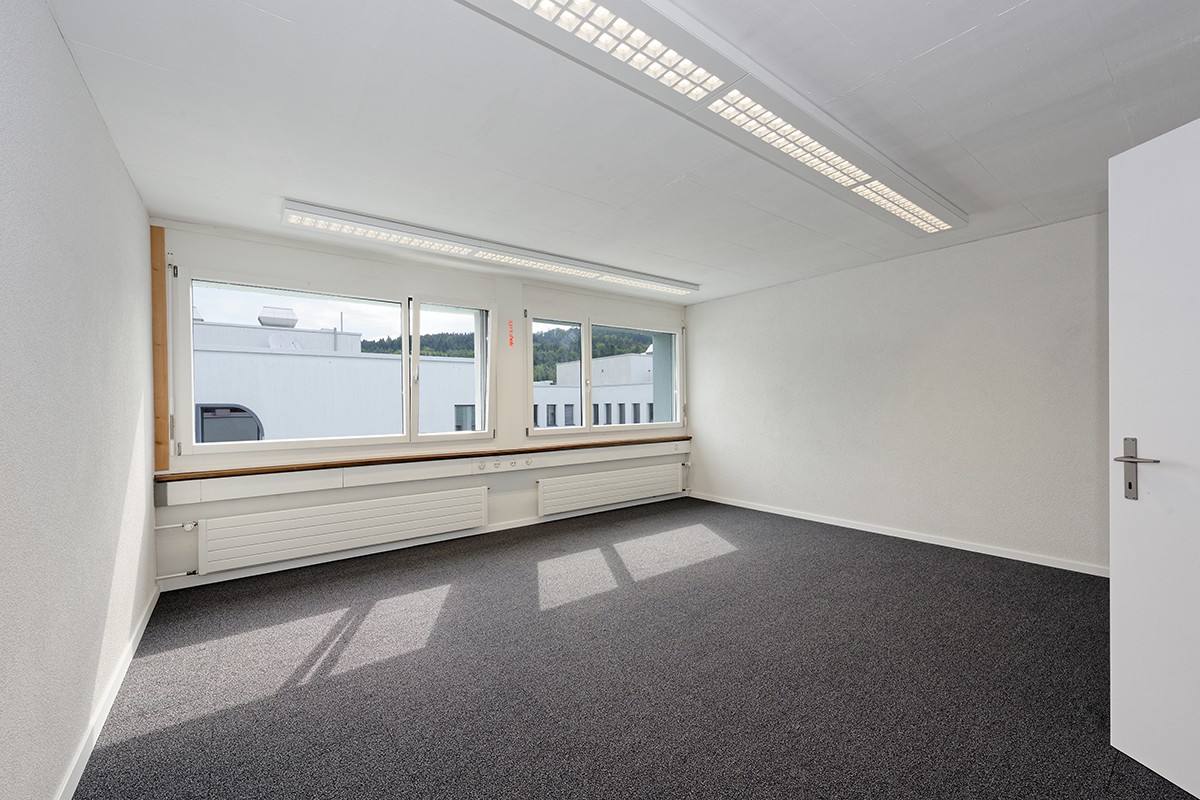 28-726m² office