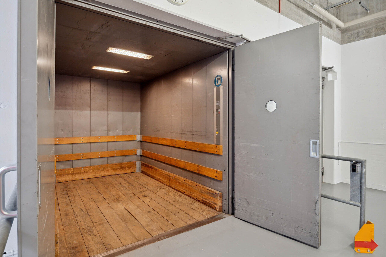 1856m² commercial