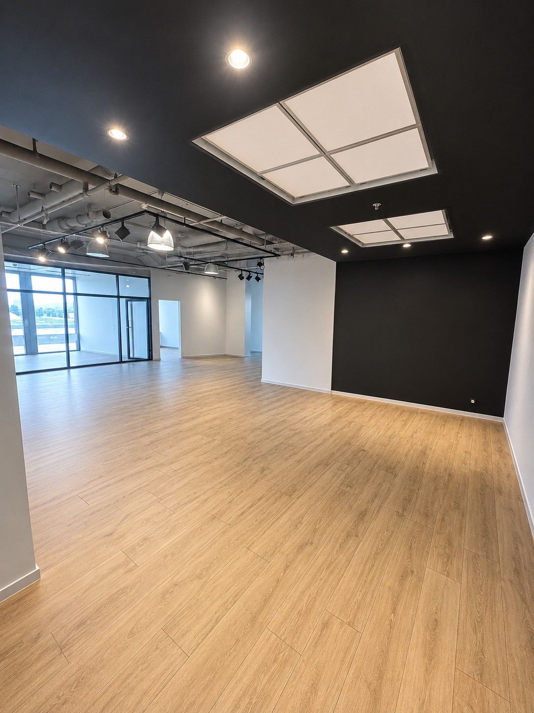 550m² commercial