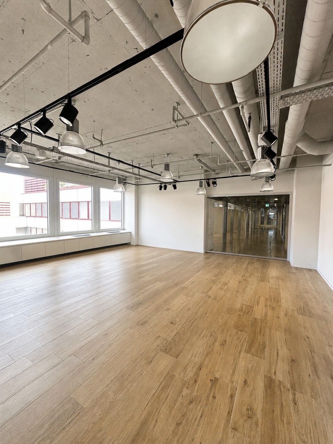 550m² commercial