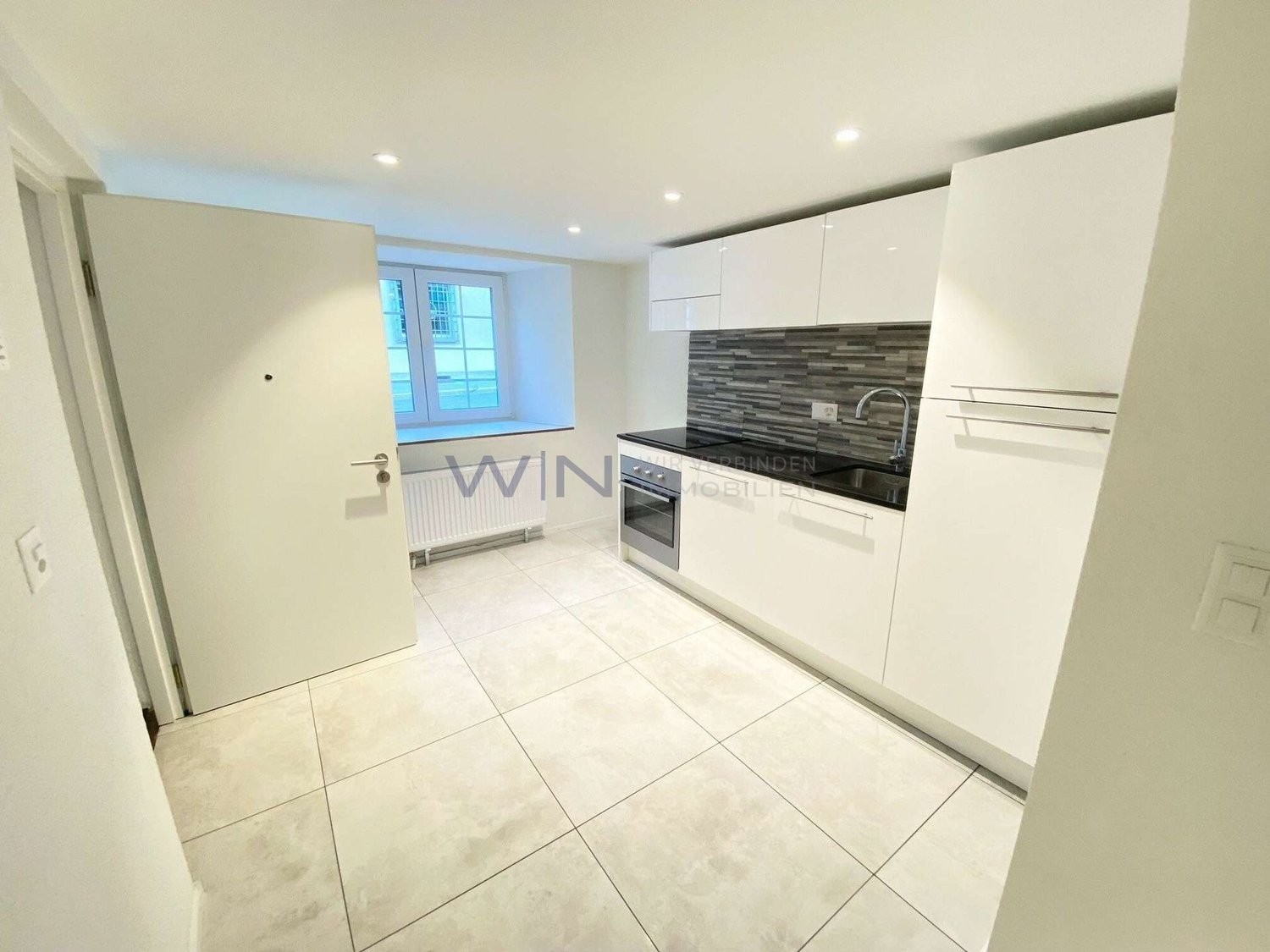 1 room apartment, Foto 2 von 5