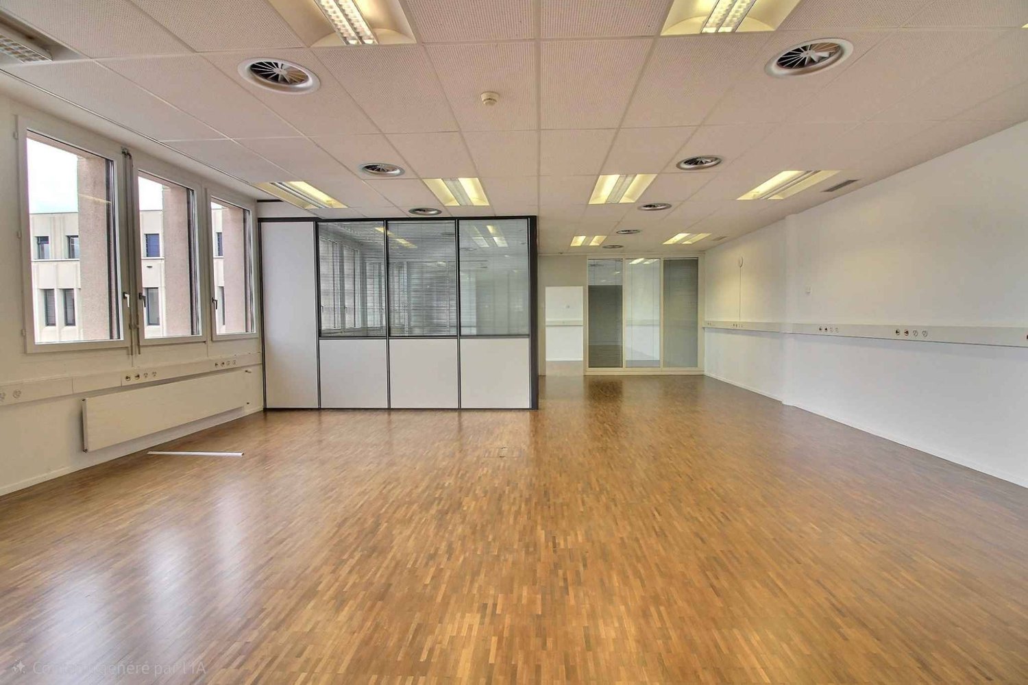 186m² office