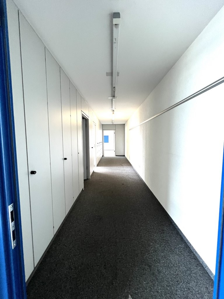 79m² commercial
