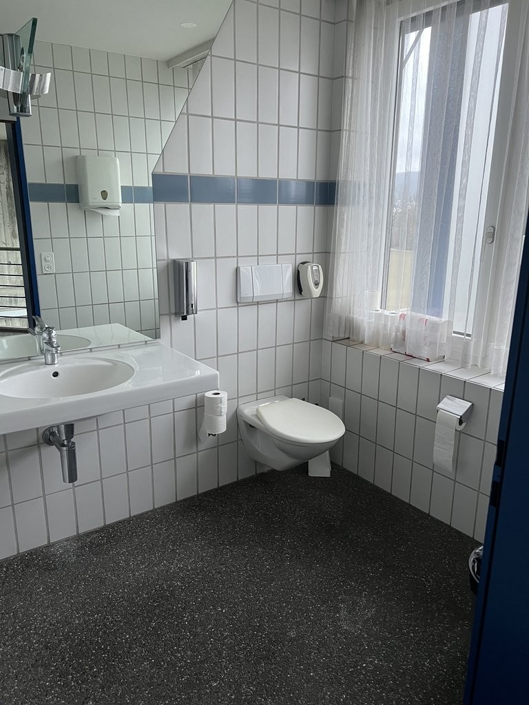 79m² commercial