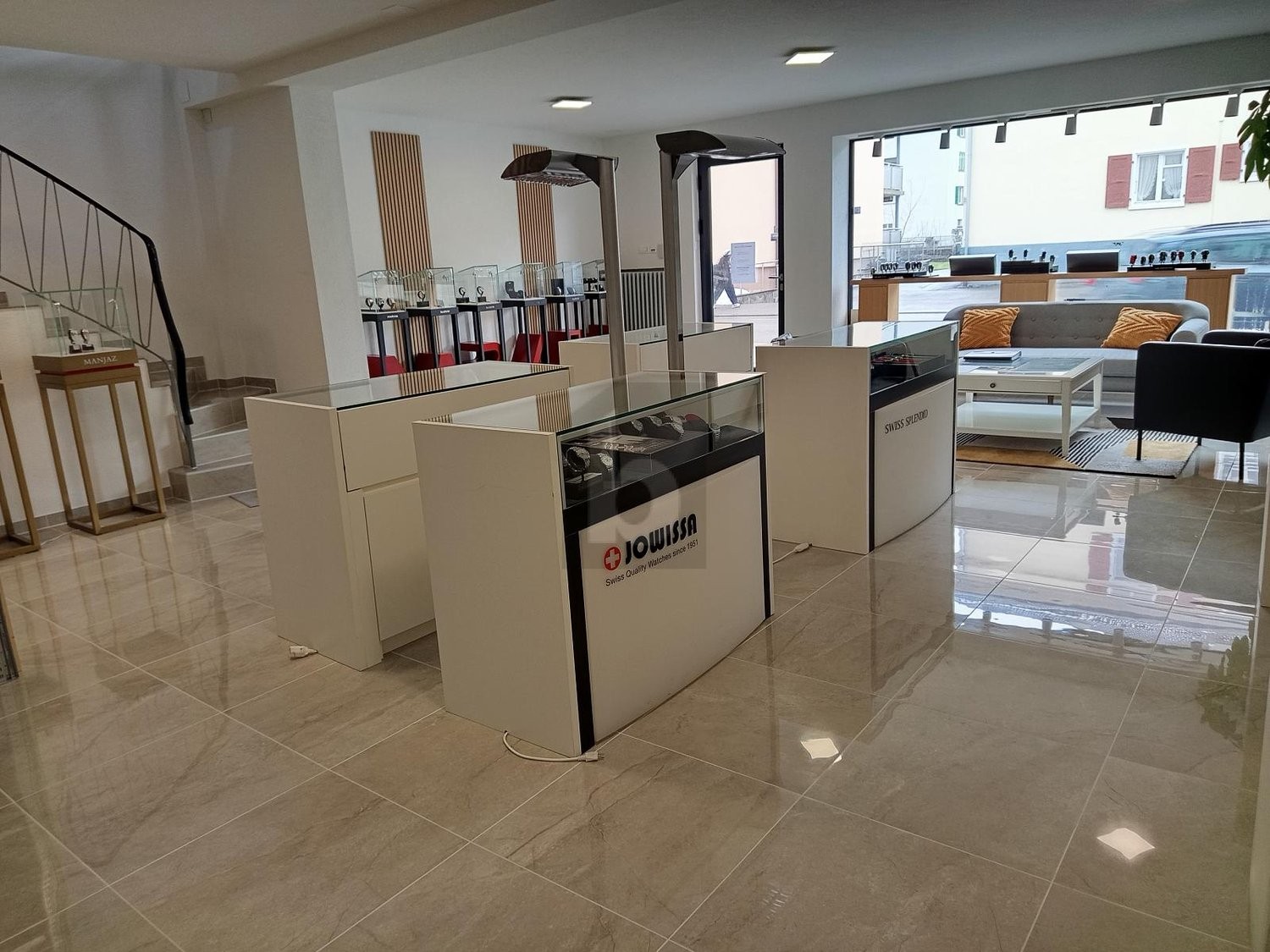 190m² office