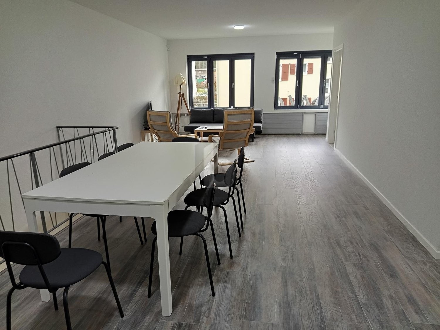 190m² office