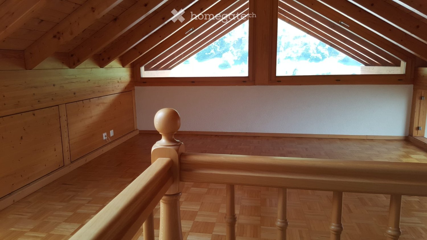 2 ½ Zimmer Wohnung
2.5-Zimmer-Wohnung im Zentrum des Dorfes Troistorrents gelegen
Wohnküche / 1 Schlafzimmer / 1 Badezimmer / 1 Mezzanin
Preis CHF 1'200.00 inklusive Nebenkosten (ohne Tiere)
Frei nach Vereinbarung oder ab dem 1. Januar 2027
Tél. no 079/614.53.21, Foto 2 von 5