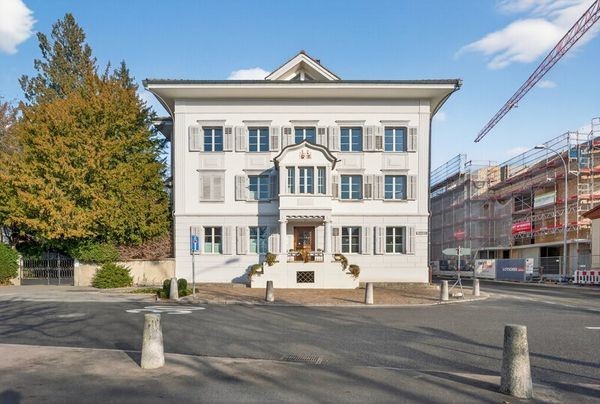 180m² commercial