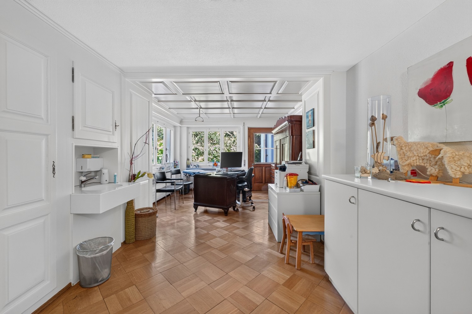 180m² commercial