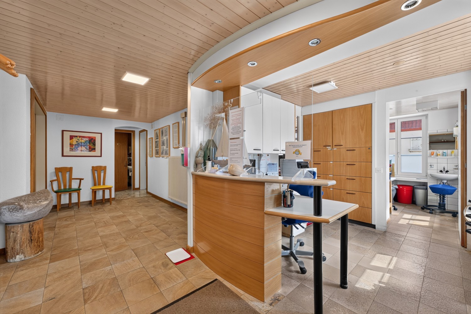 180m² commercial