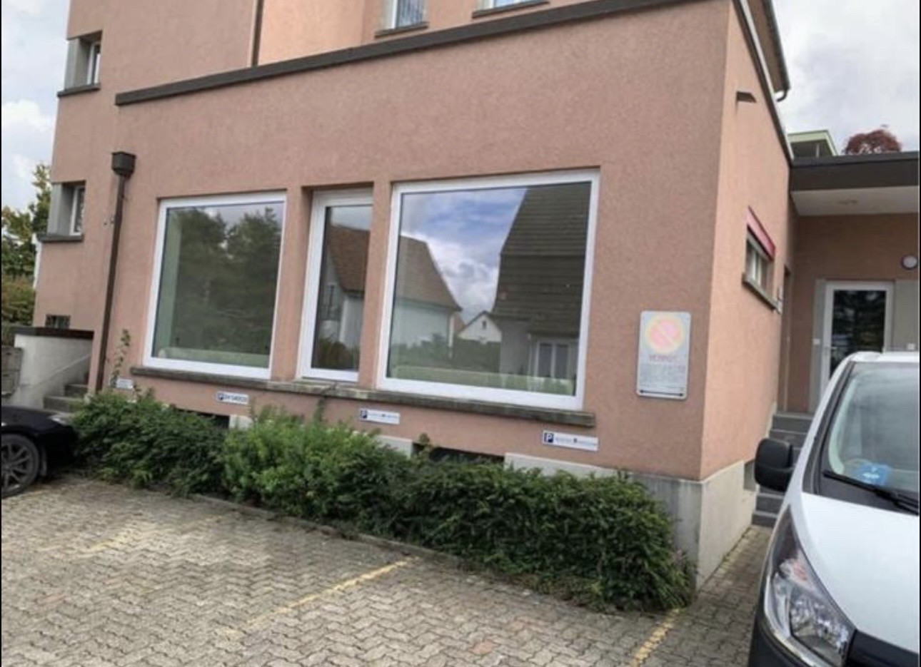 35-40m² commercial