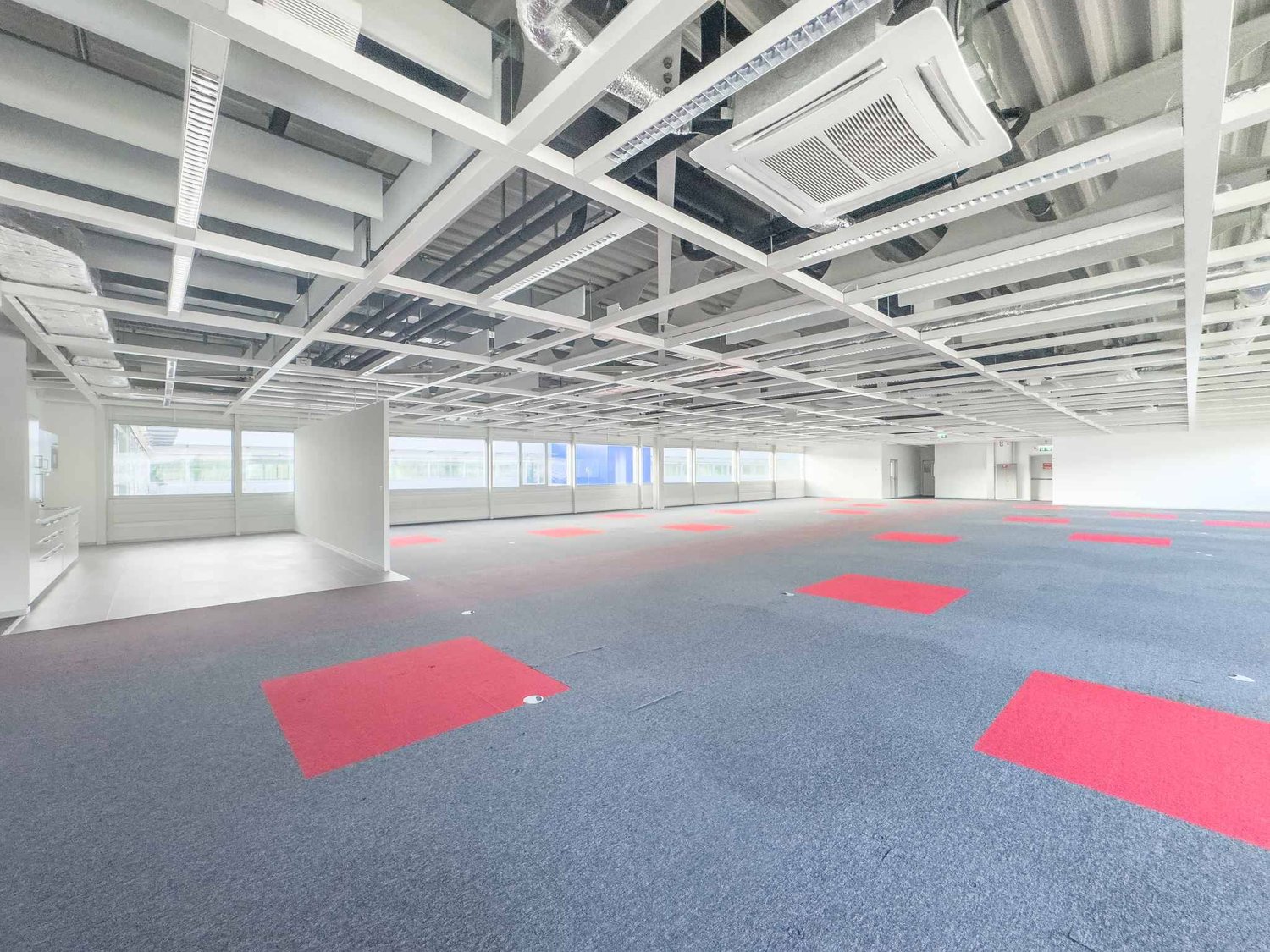 903m² office