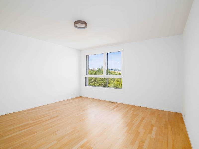 6 rooms apartment
