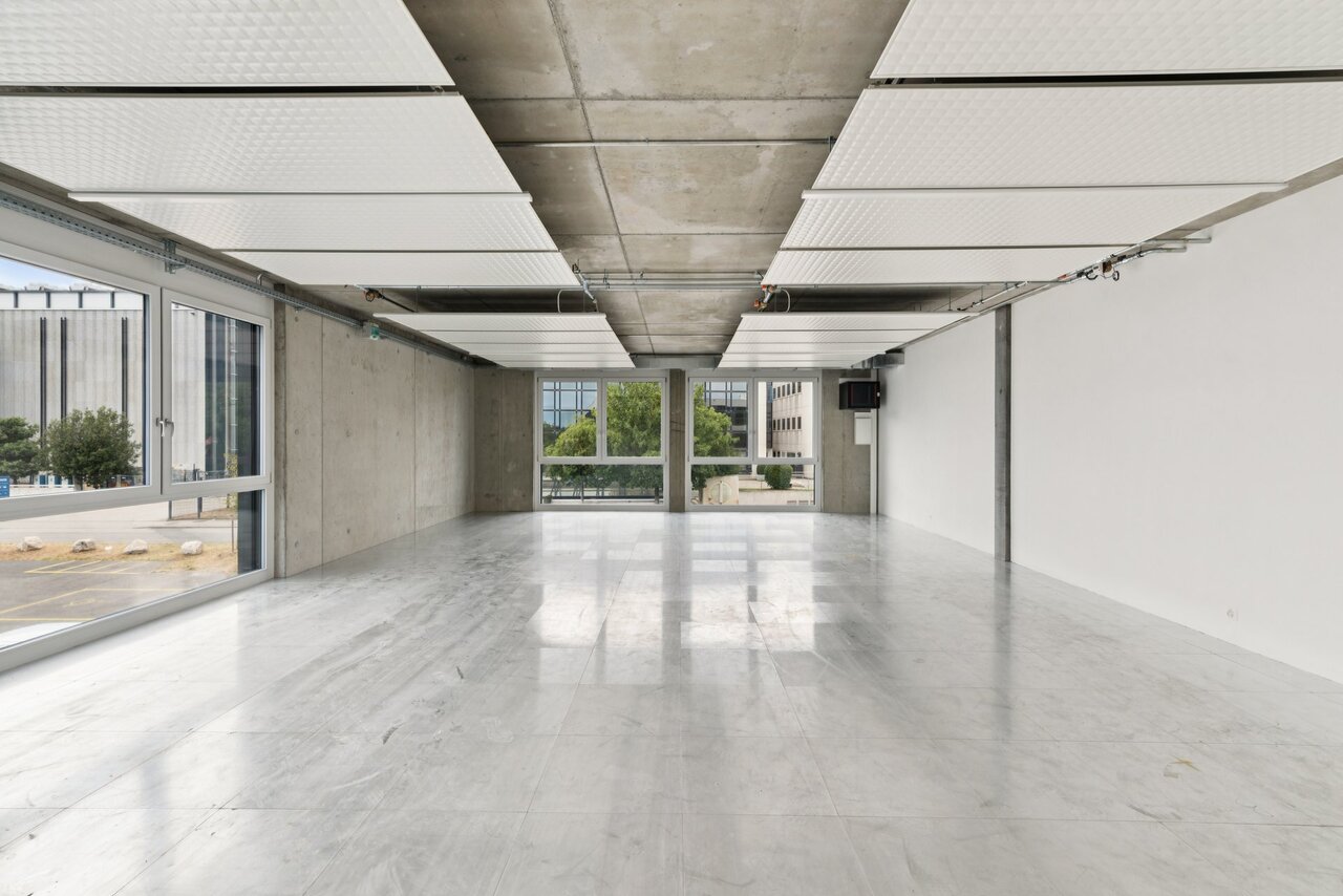 99m² workshop