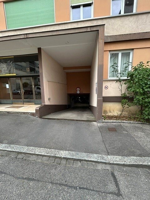 Tiefgaragenplatz, Foto 3 von 3
