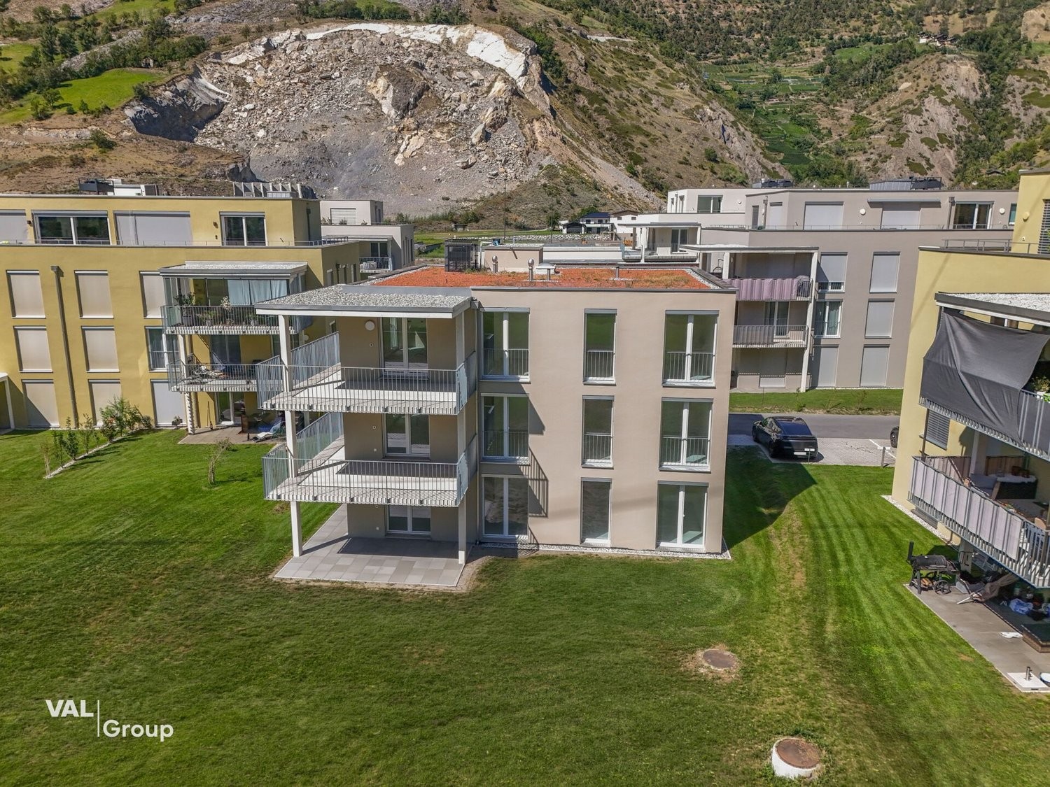 Multi family house, Foto 1 von 10