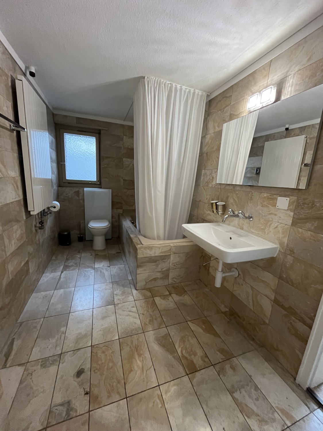 Chambre dans un appartement partagé