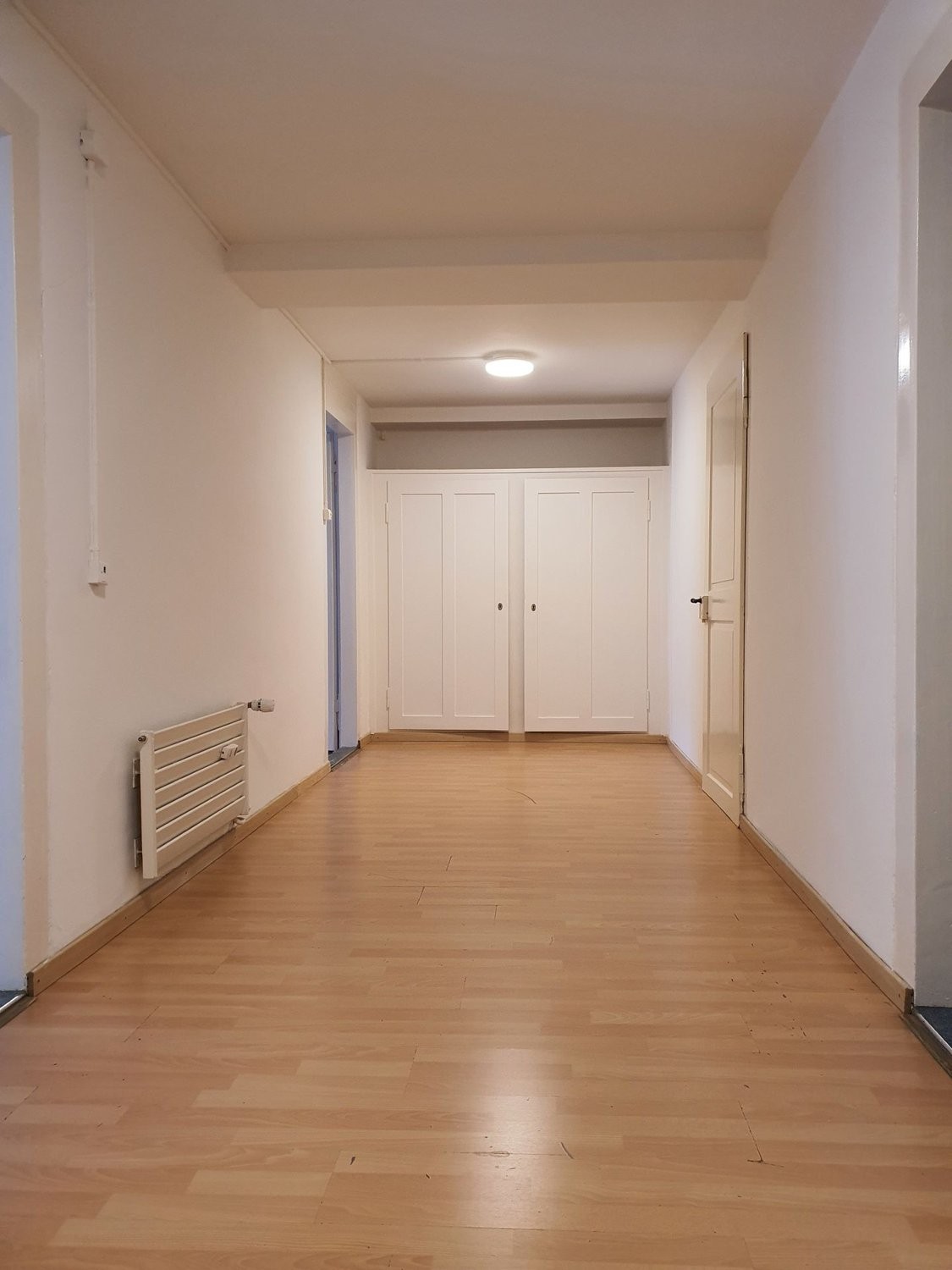 3 locali mansarda

leggermente sopra Mels affittiamo un incantevole appartamento di 3.0 locali all'ultimo piano (con pendenze del tetto limitate). L'appartamento si trova in un edificio antico ma molto curato con appartamenti ben conservati e colpisce per il suo rapporto qualità-prezzo.



  * 1 com