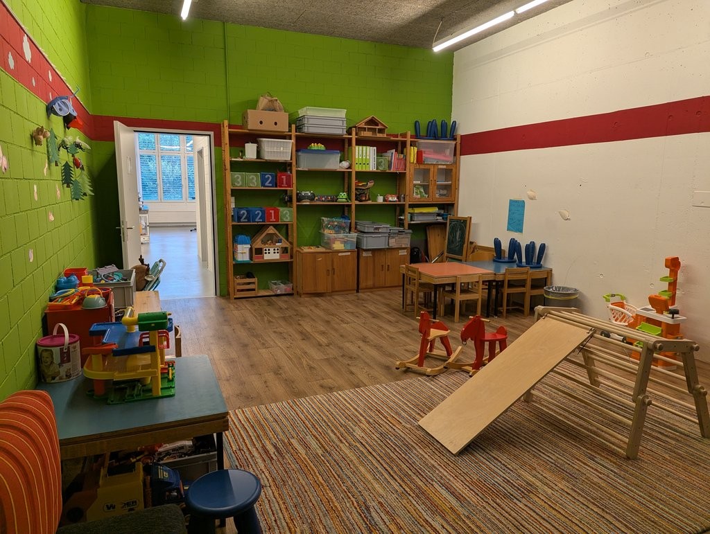480m² office