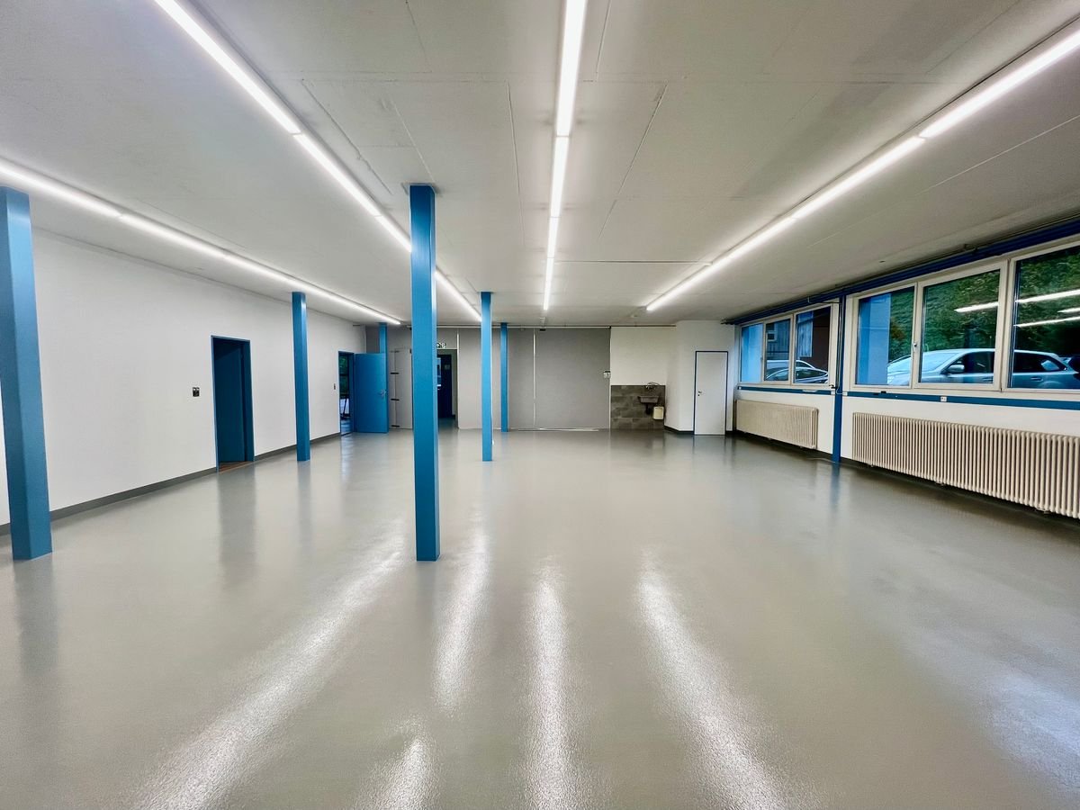 Atelier de 240m², photo 1 sur 5