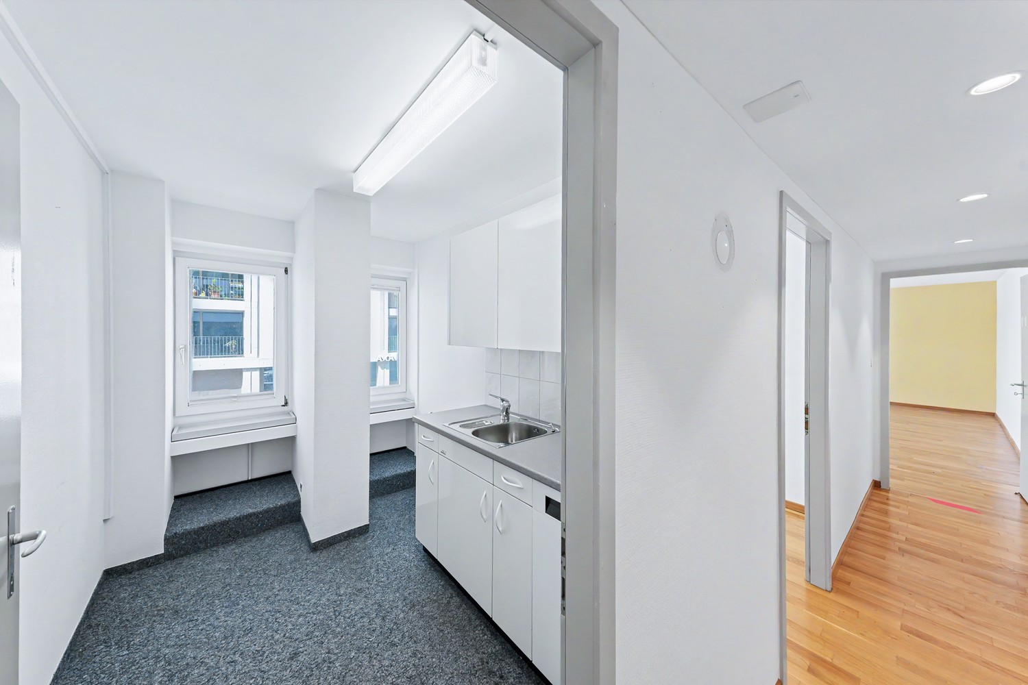 150m² commercial