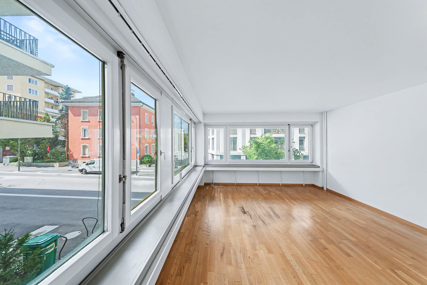 150m² commercial