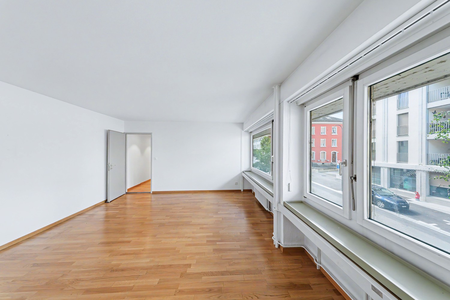 150m² commercial