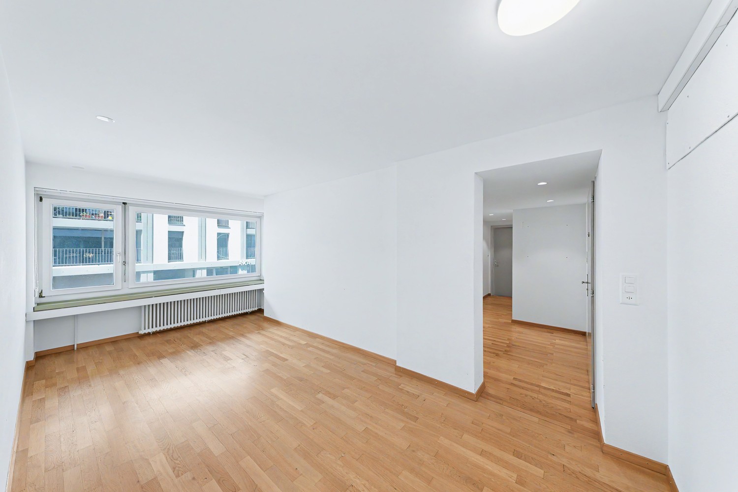 150m² commercial