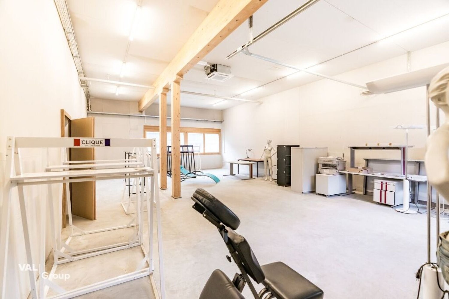 97m² commercial