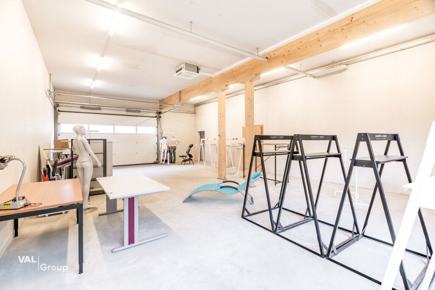 97m² commercial