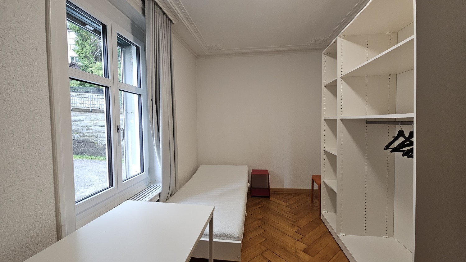 Chambre dans un appartement partagé
