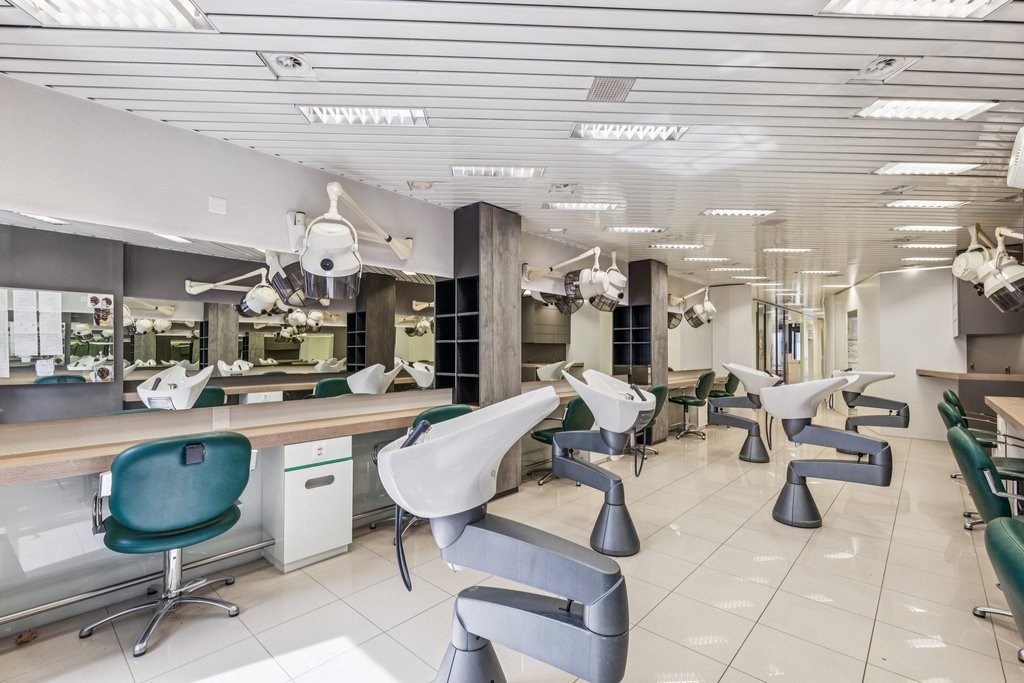 84m² commercial