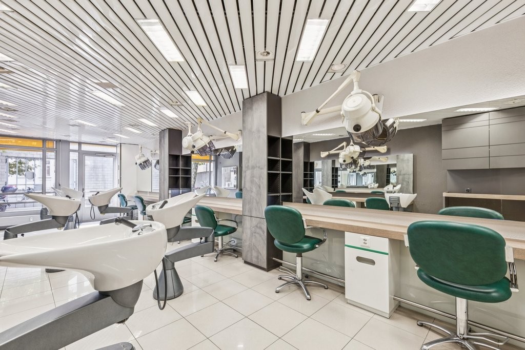 84m² commercial