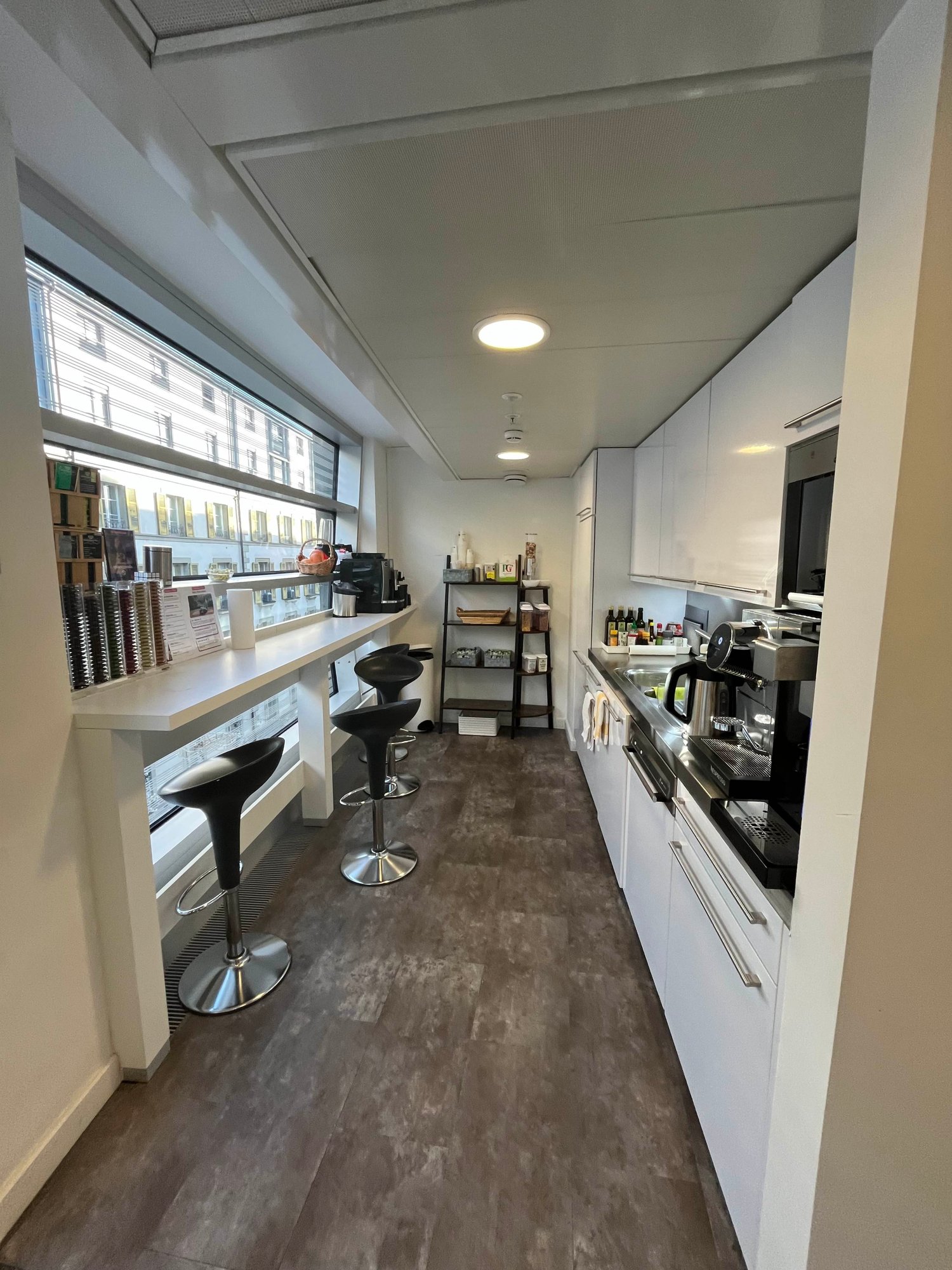 300m² Büro, Foto 4 von 6