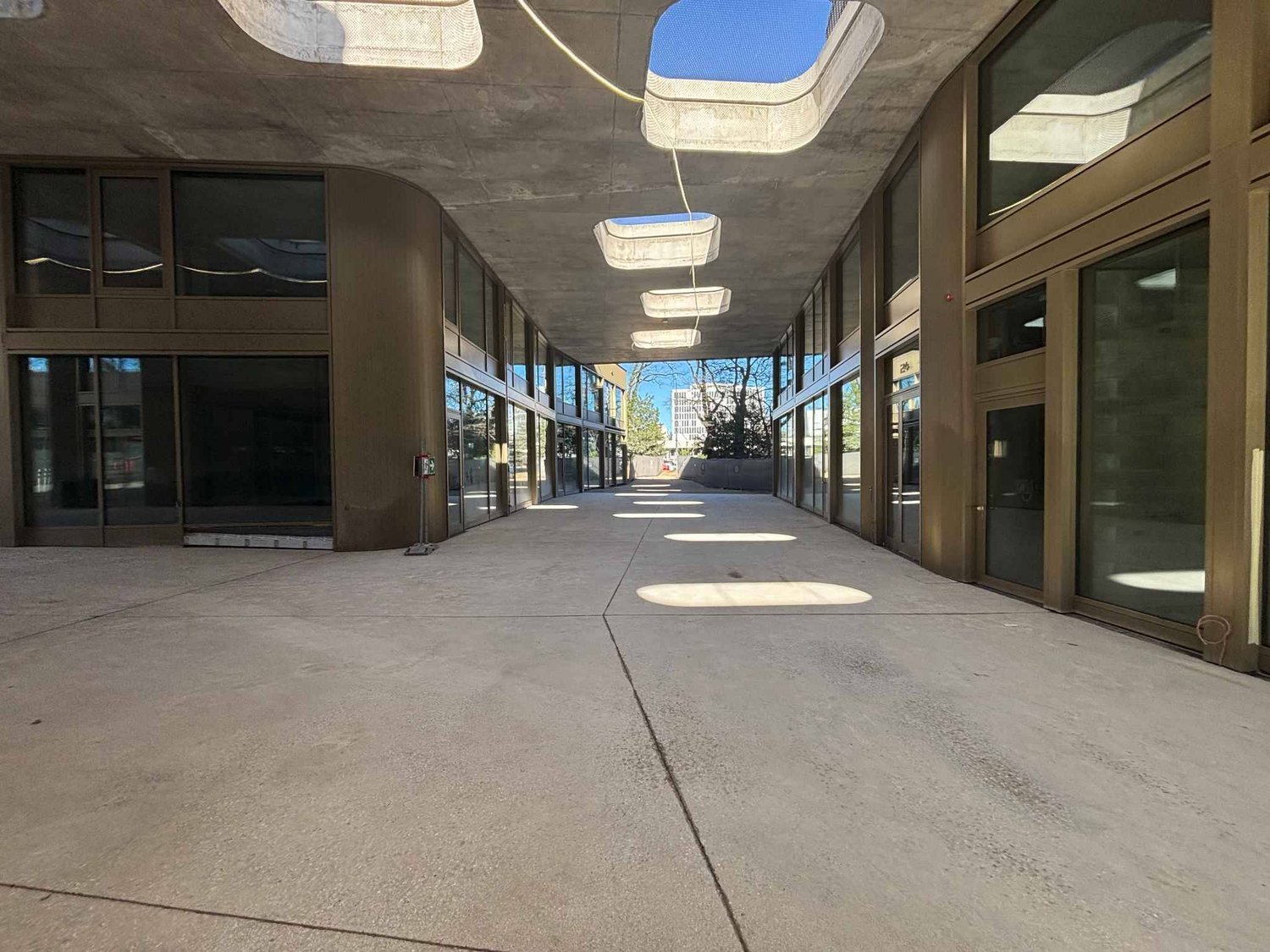 72m² arcade