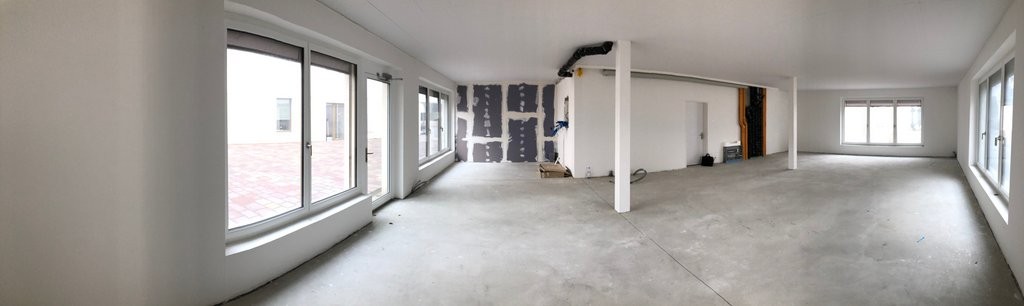 115m² shop