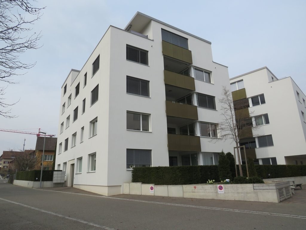115m² shop