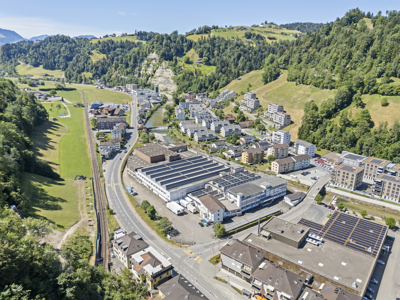 18500m² commercial