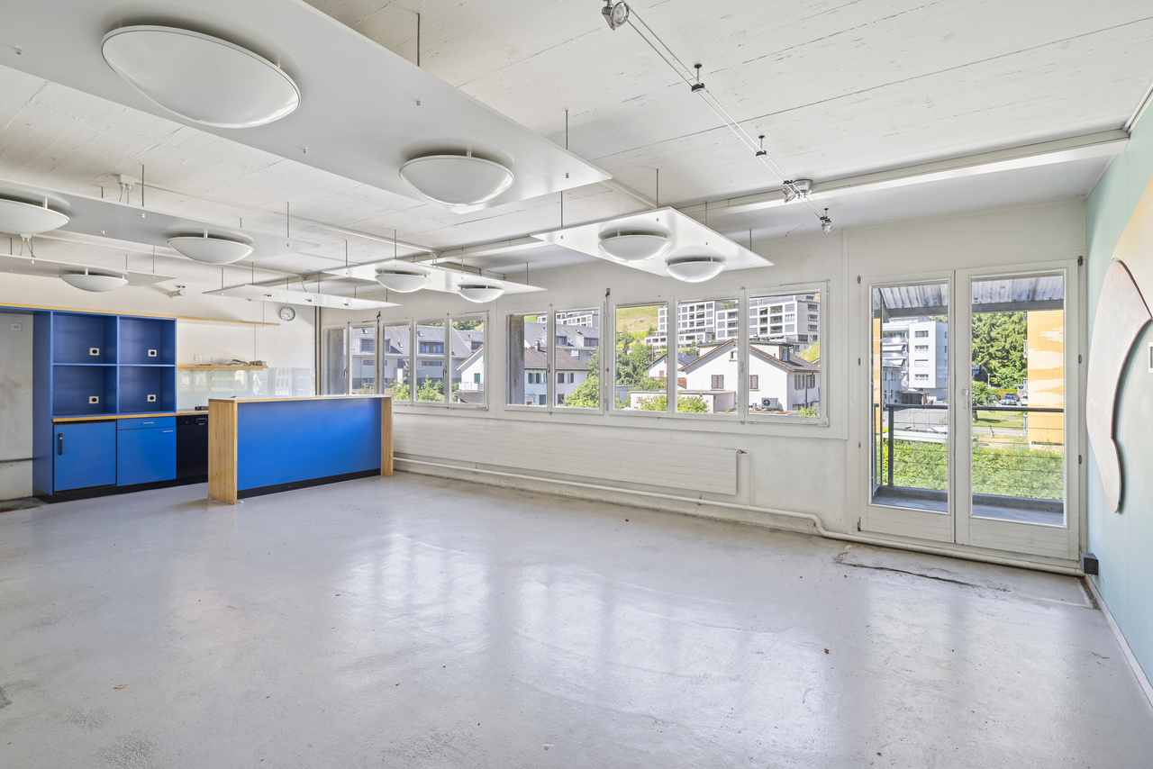 18500m² commercial